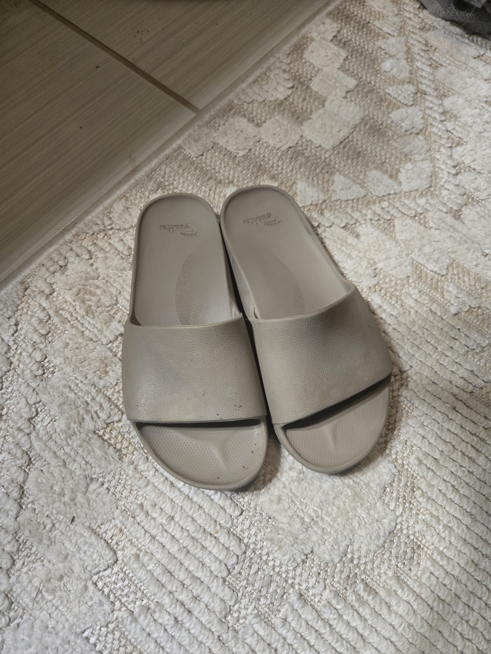 Archies Women’s Slip-On Slide Sandals in Taupe